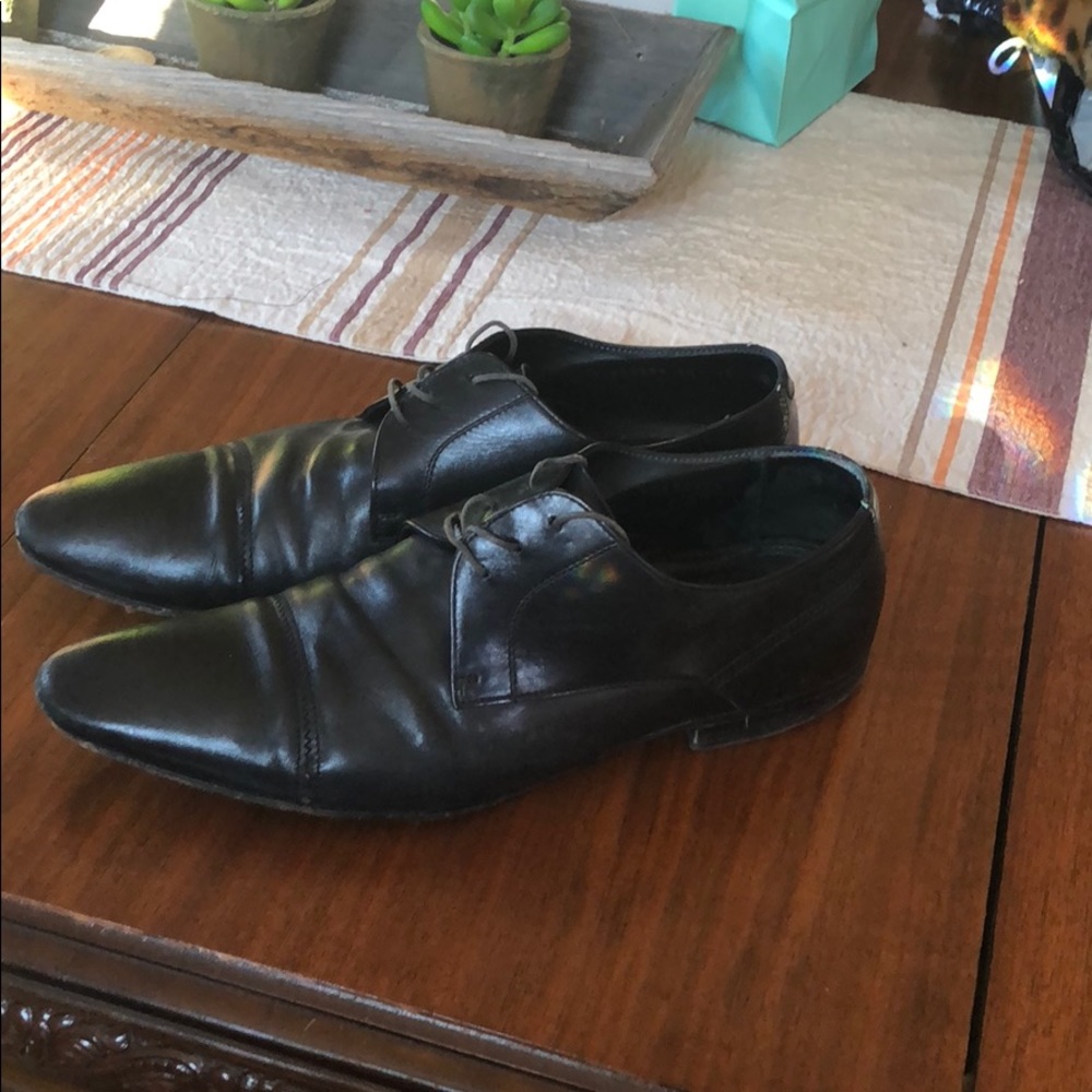 Hugo boss pointy dress shoe, used